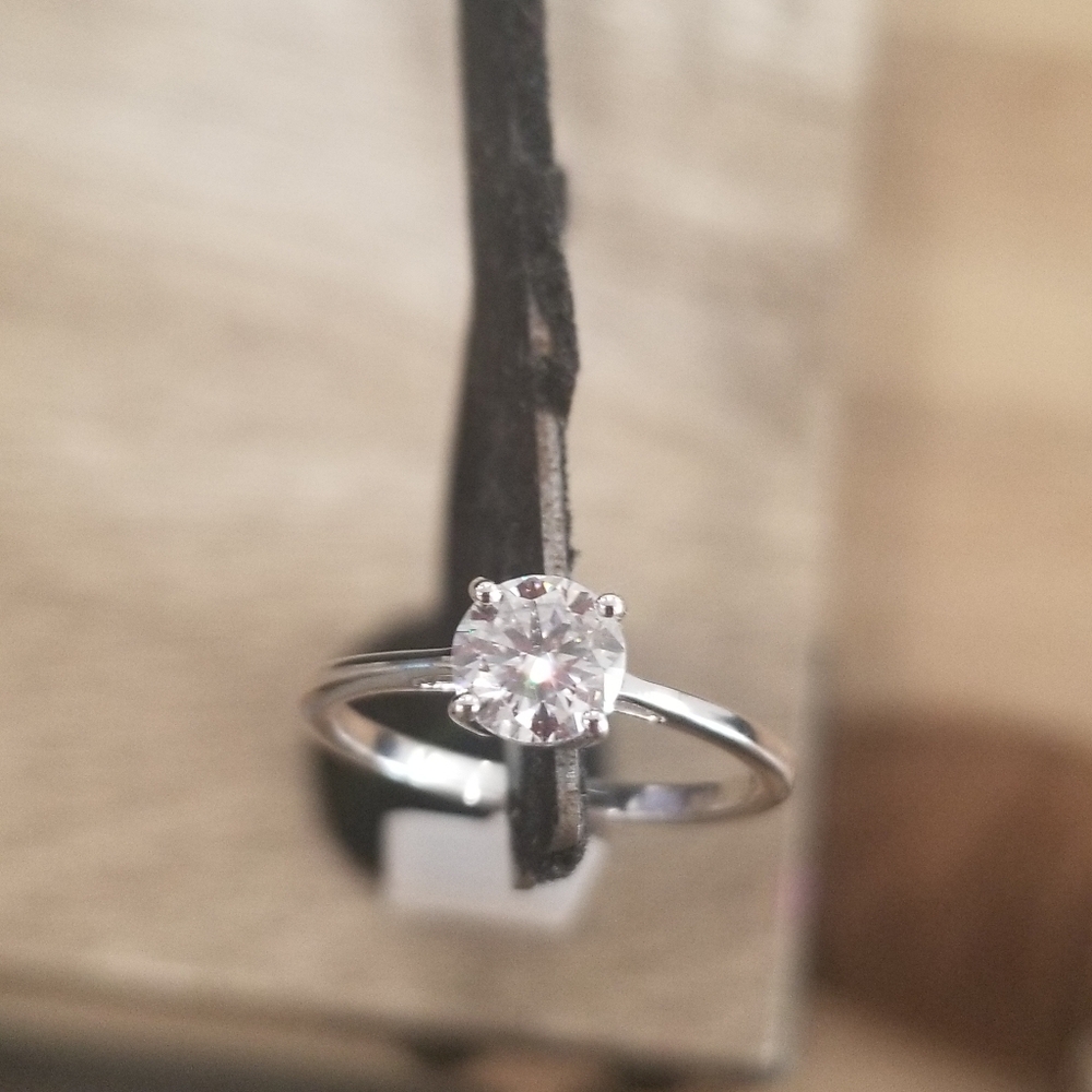 Moissanite Solitaire Ring Size 8 - image 1